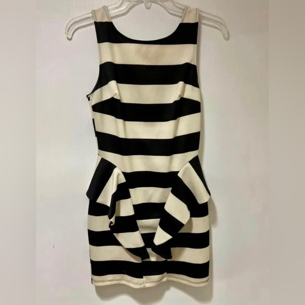 Womens Black & beige Open back Dress size Medium Agaci Brand in good condition